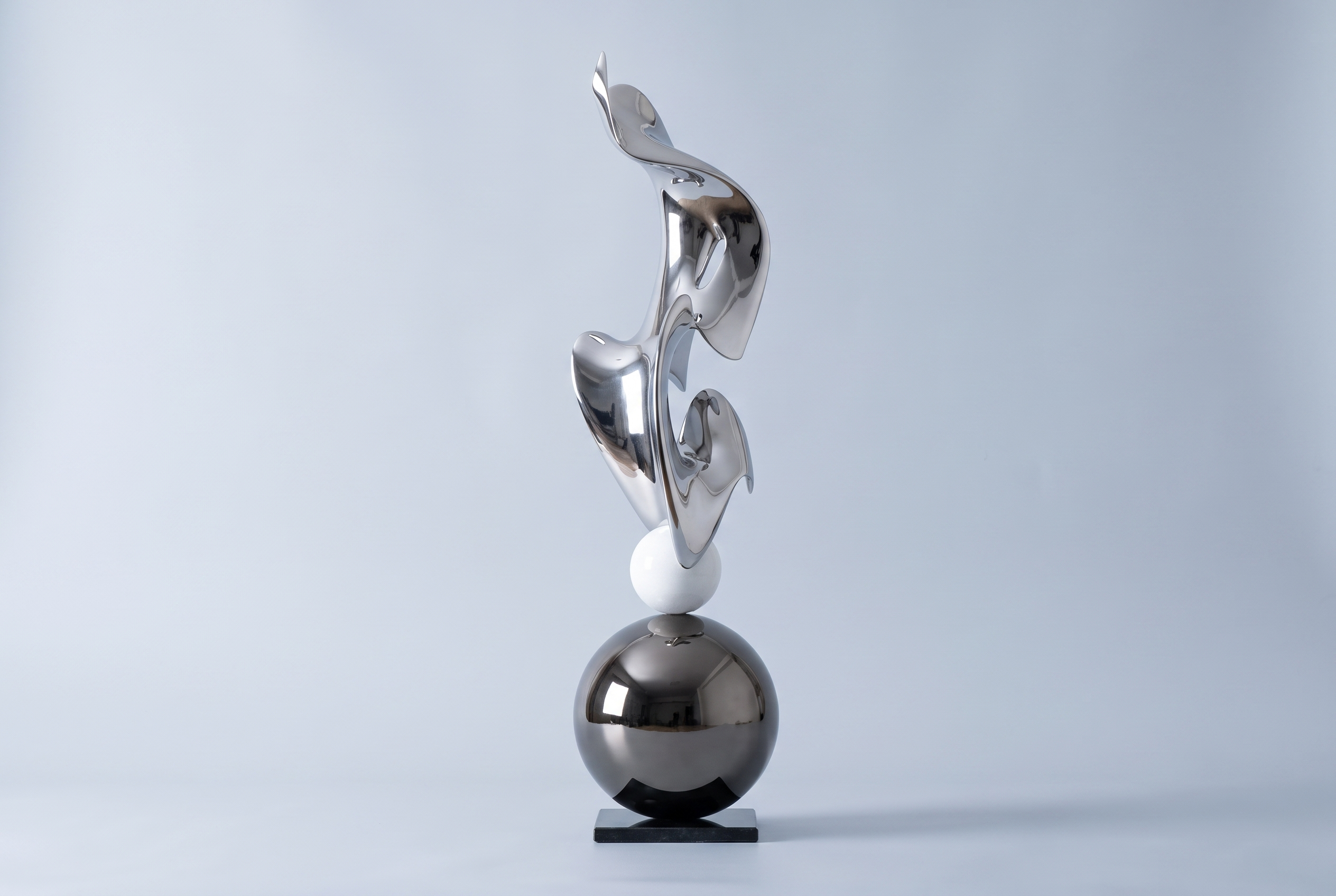 The Updraft Sculpture, colourway silver